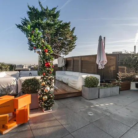 Апартаменты Splendide Rooftop Jacuzzi Tour Eiffel Ac